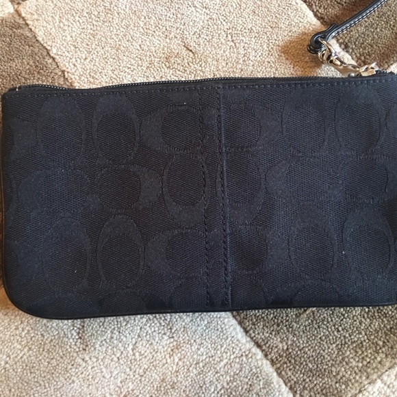Authentic Vintage black large Coach wristlet - Picture 4 of 8